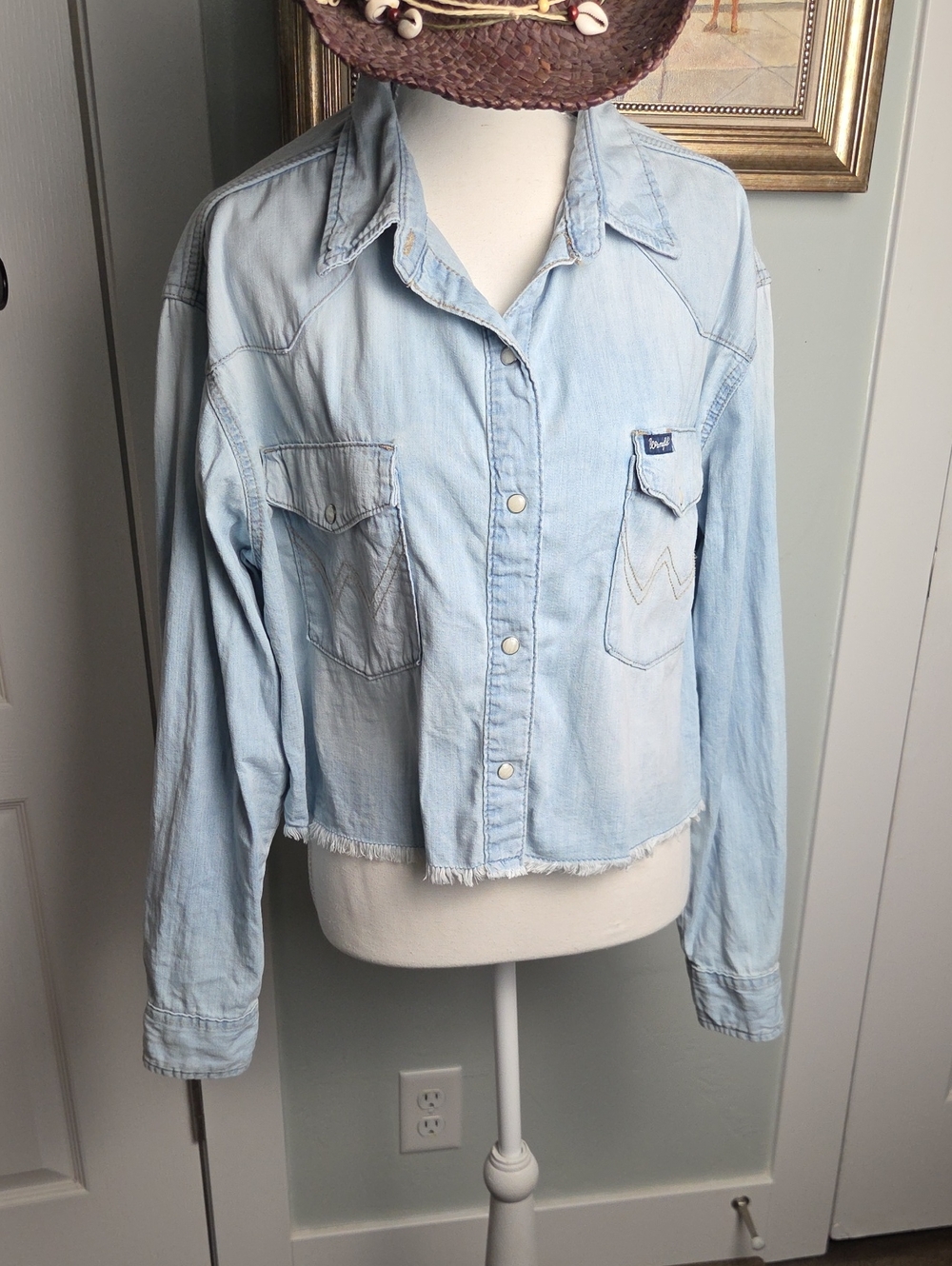 Wrangler Retro Light Blue Cropped Denim Western Shirt